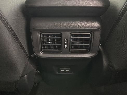 Used 2024 Toyota RAV4 XLE AWD/4WD image 18