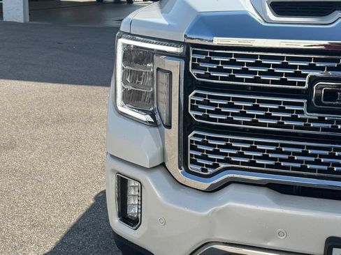 Used 2022 GMC Sierra 2500 Denali w/ Denali Ultimate Package AWD/4WD image 10