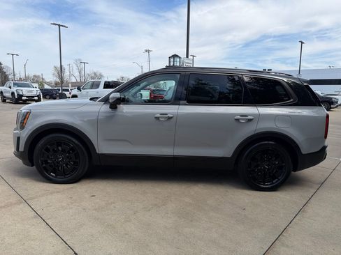 Used 2022 Kia Telluride SX w/ Nightfall Edition Package image 8