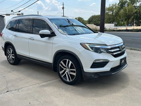 Used 2018 Honda Pilot Touring image 7