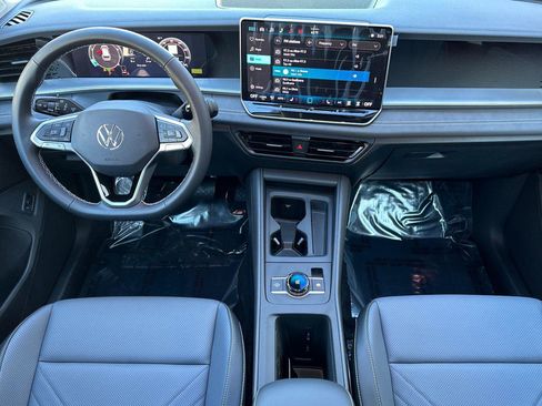 New 2026 Volkswagen Tiguan SE image 12