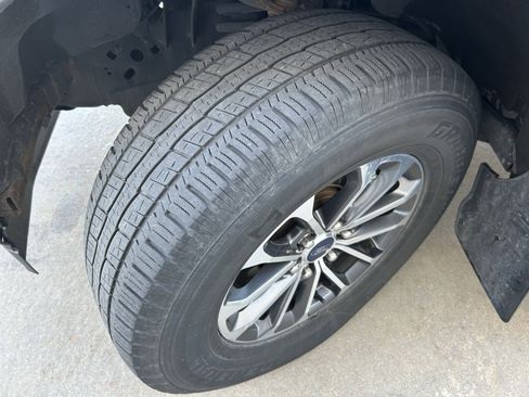 Used 2020 Ford F150 XLT w/ Equipment Group 302A Luxury AWD/4WD image 11
