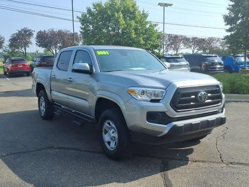 Used 2023 Toyota Tacoma SR AWD/4WD image 3