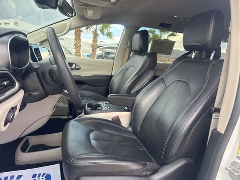 Certified 2022 Chrysler Pacifica Touring-L FWD image 20