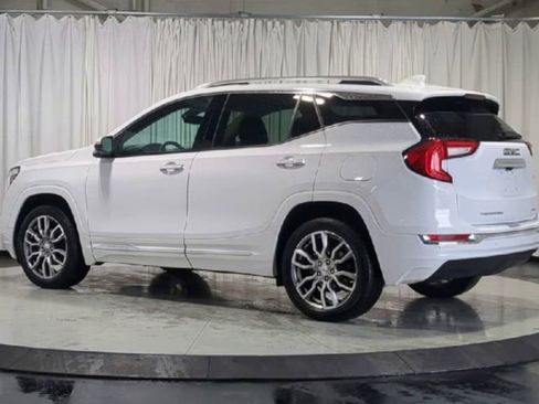 Used 2023 GMC Terrain Denali w/ Denali Premium Package AWD/4WD image 8