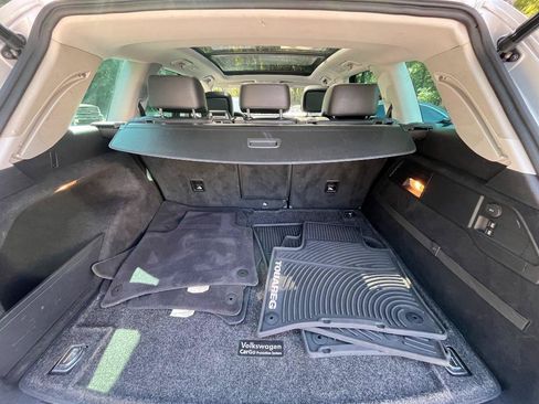 Used 2013 Volkswagen Touareg Executive AWD/4WD image 35