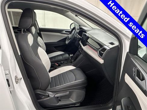 Certified 2025 Volkswagen Taos SEL image 18