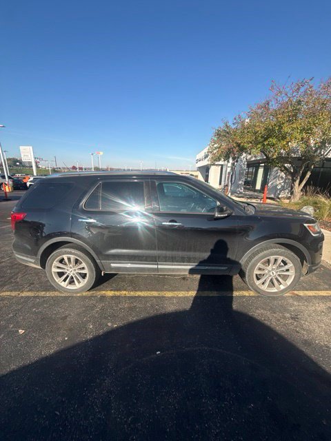 Used 2018 Ford Explorer Limited w/ Equipment Group 301A AWD/4WD image 11