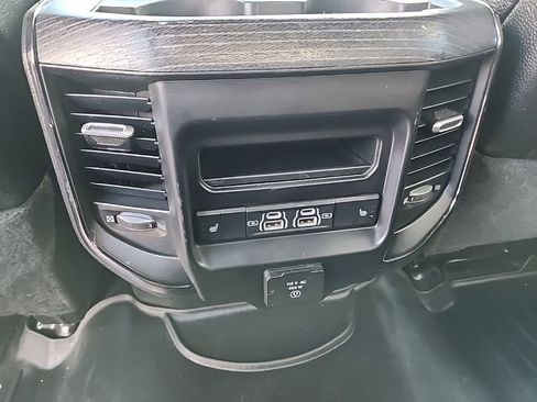 Used 2022 RAM 2500 Limited AWD/4WD image 46