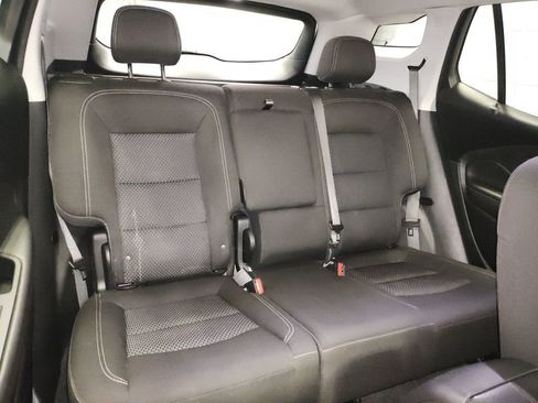 Used 2023 GMC Terrain SLE w/ Driver Convenience Package image 11