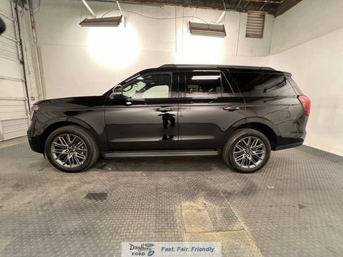 New 2026 Ford Expedition Platinum w/ Stealth Appearance Package AWD/4WD image 7