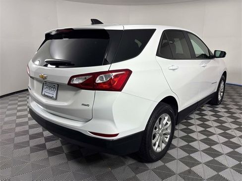 Used 2021 Chevrolet Equinox LS w/ LS Convenience Package image 8