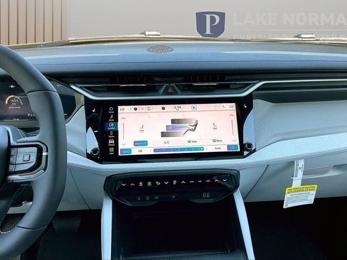 New 2026 Jeep Cherokee Laredo AWD/4WD image 12