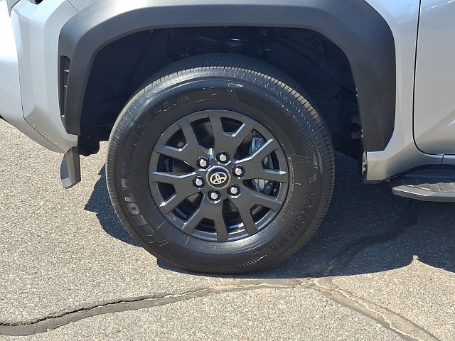 Used 2025 Toyota 4Runner SR5 AWD/4WD image 8