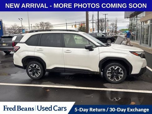 Used 2025 Subaru Forester Premium image 4