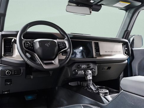 Used 2025 Ford Bronco Outer Banks image 27