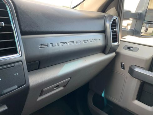 Used 2018 Ford F250 XLT w/ FX4 Off-Road Package image 21