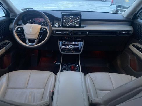 Used 2021 Lincoln Corsair AWD w/ Premium Package image 13