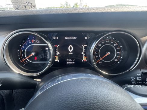 Used 2021 Jeep Wrangler Unlimited Sahara w/ Dual Top Group AWD/4WD image 20
