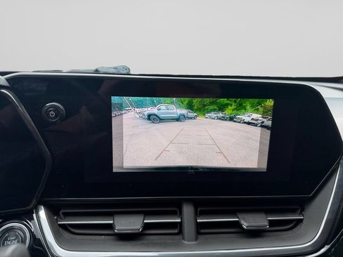 Used 2024 Chevrolet Trax RS FWD image 20