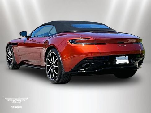 Used 2021 Aston Martin DB11 Volante RWD image 10