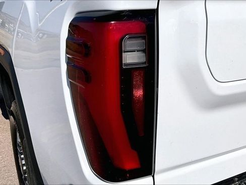 Used 2024 GMC Sierra 3500 SLT w/ SLT Convenience Package AWD/4WD image 23