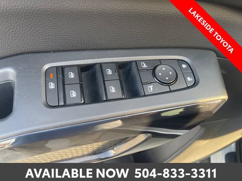 Used 2025 Nissan Pathfinder SV FWD image 26