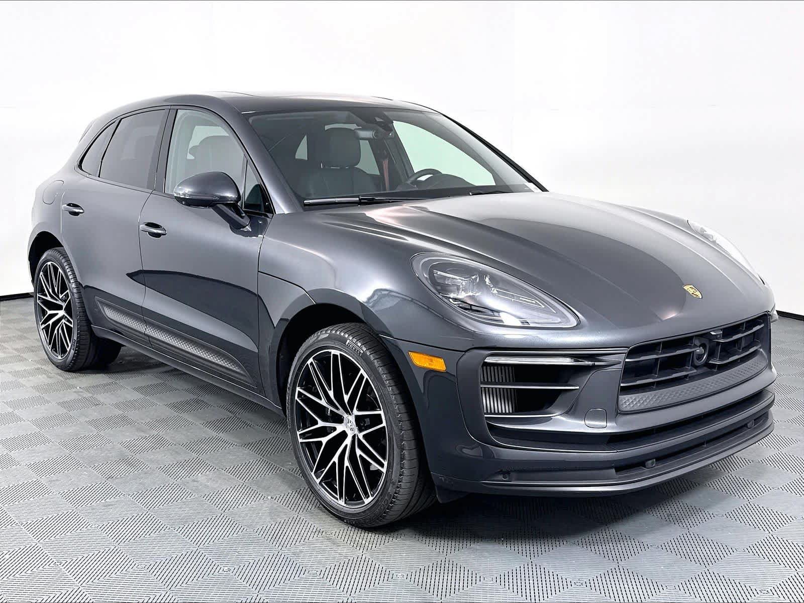 Certified 2023 Porsche Macan S AWD/4WD image 9