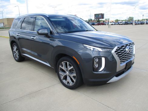 Used 2022 Hyundai Palisade SEL w/ Premium Package FWD image 6