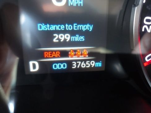 Used 2022 Toyota RAV4 LE AWD/4WD image 21