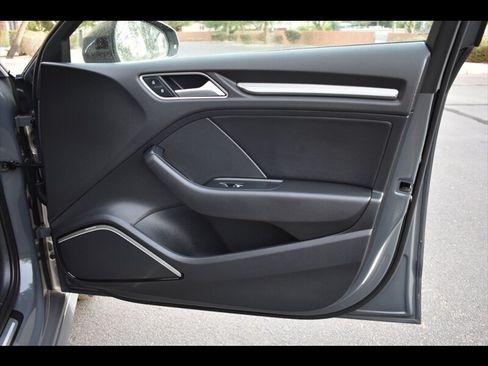 Used 2018 Audi A3 e-tron Premium Plus w/ Technology Package FWD image 33