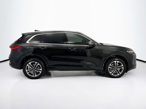 Certified 2025 Audi Q5 Premium AWD/4WD image 4
