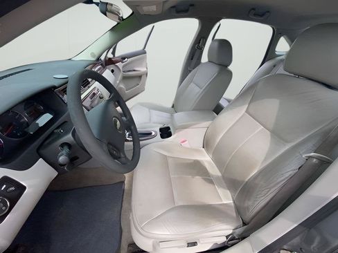 Used 2008 Chevrolet Impala LT FWD image 6