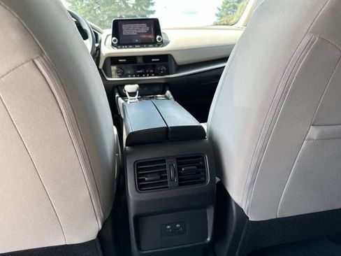 Certified 2023 Nissan Rogue SV AWD/4WD image 16