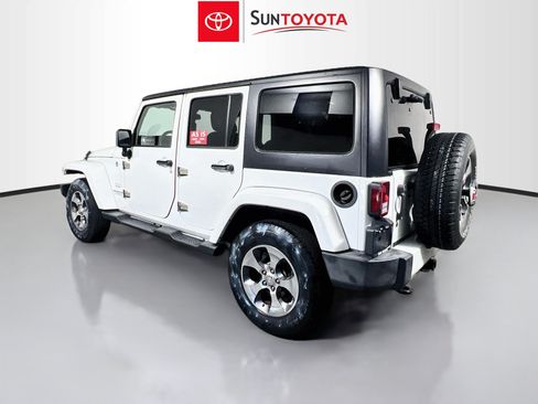 Used 2016 Jeep Wrangler Unlimited Sahara w/ Connectivity Group AWD/4WD image 6