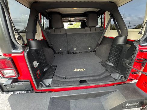 Used 2017 Jeep Wrangler Unlimited Sport image 33