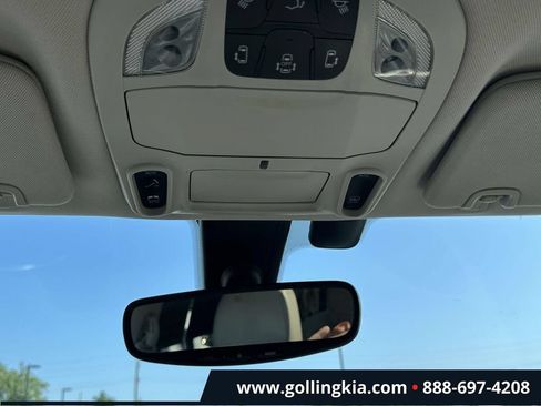 Used 2020 Chrysler Pacifica Limited FWD image 28