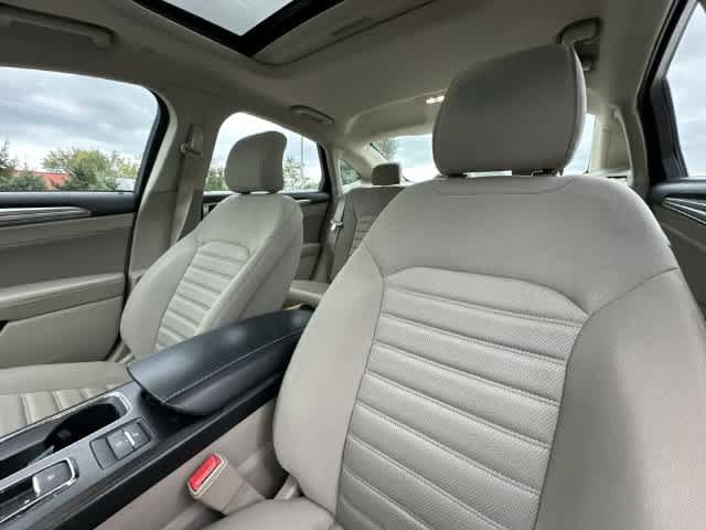 Used 2019 Ford Fusion SE FWD image 17