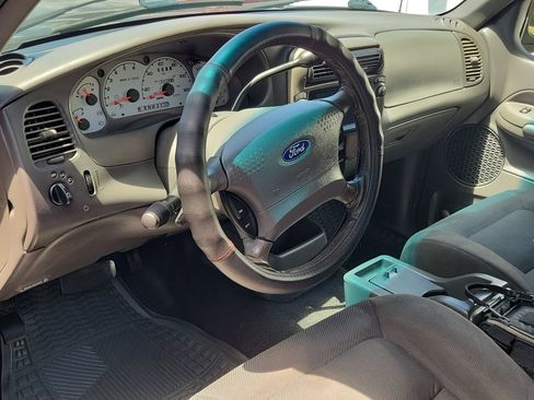 Used 2001 Ford Explorer Sport Trac 4x4 image 10