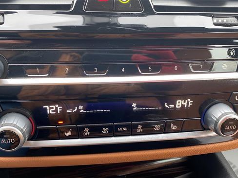 Used 2023 BMW 530i xDrive 530i xDrive w/ Premium Package image 20