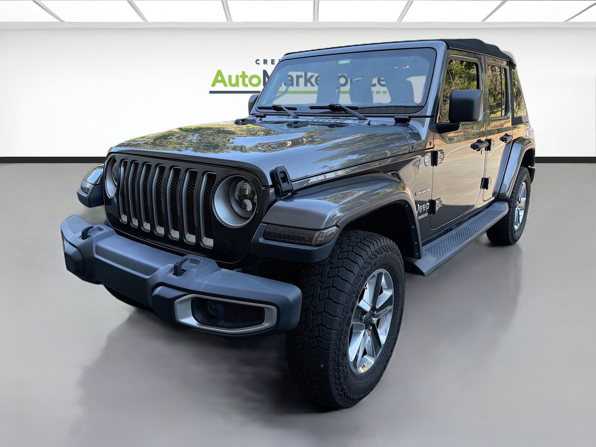 Used 2021 Jeep Wrangler Unlimited Sahara AWD/4WD image 3