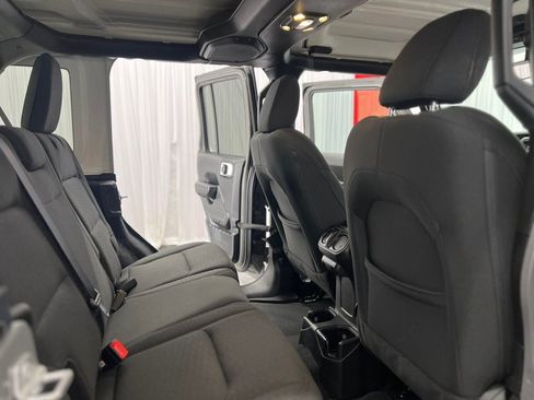 Used 2019 Jeep Wrangler Unlimited Sport S AWD/4WD image 21