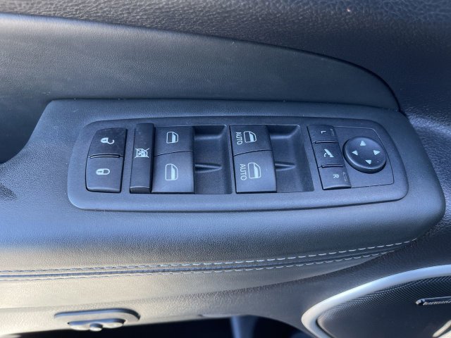 Used 2021 Jeep Grand Cherokee Summit AWD/4WD image 23