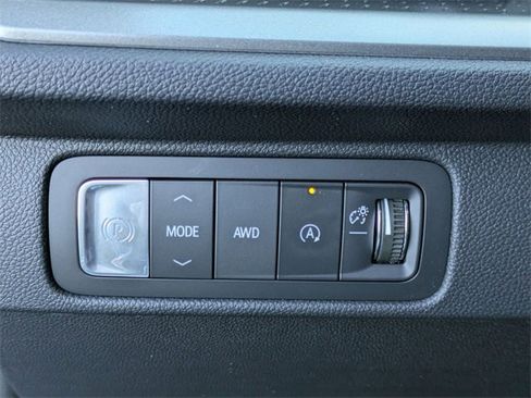 Certified 2026 Chevrolet Traverse LT w/ Driver Confidence Package image 12