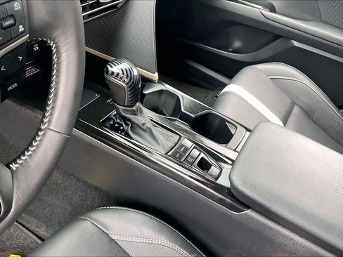 Used 2025 Toyota Camry SE w/ Convenience Package FWD image 16