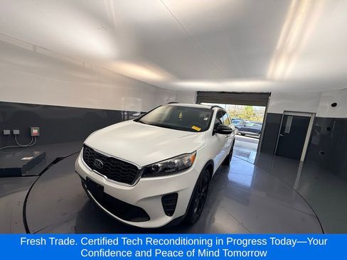 Used 2019 Kia Sorento S image 1