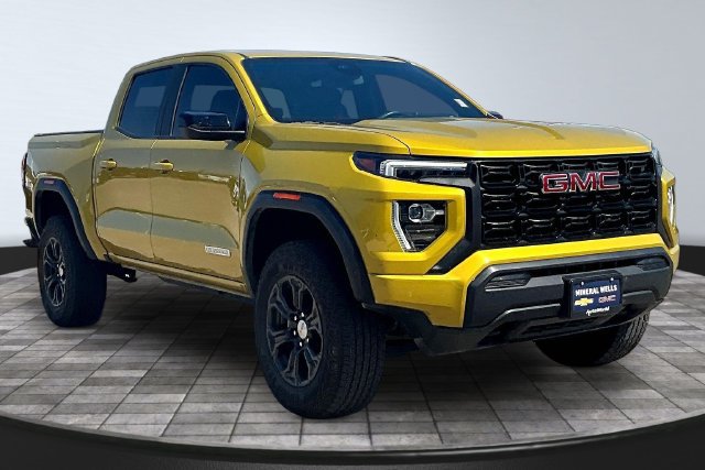 Used 2024 GMC Canyon Elevation RWD image 3