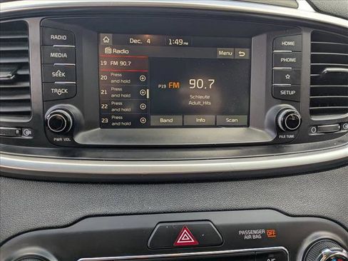 Used 2020 Kia Sorento S image 14