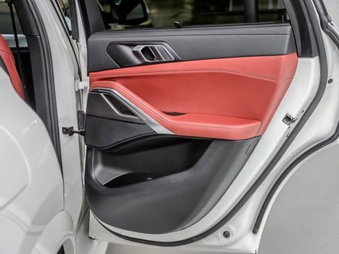 Used 2022 BMW X6 xDrive40i w/ M Sport Package image 50