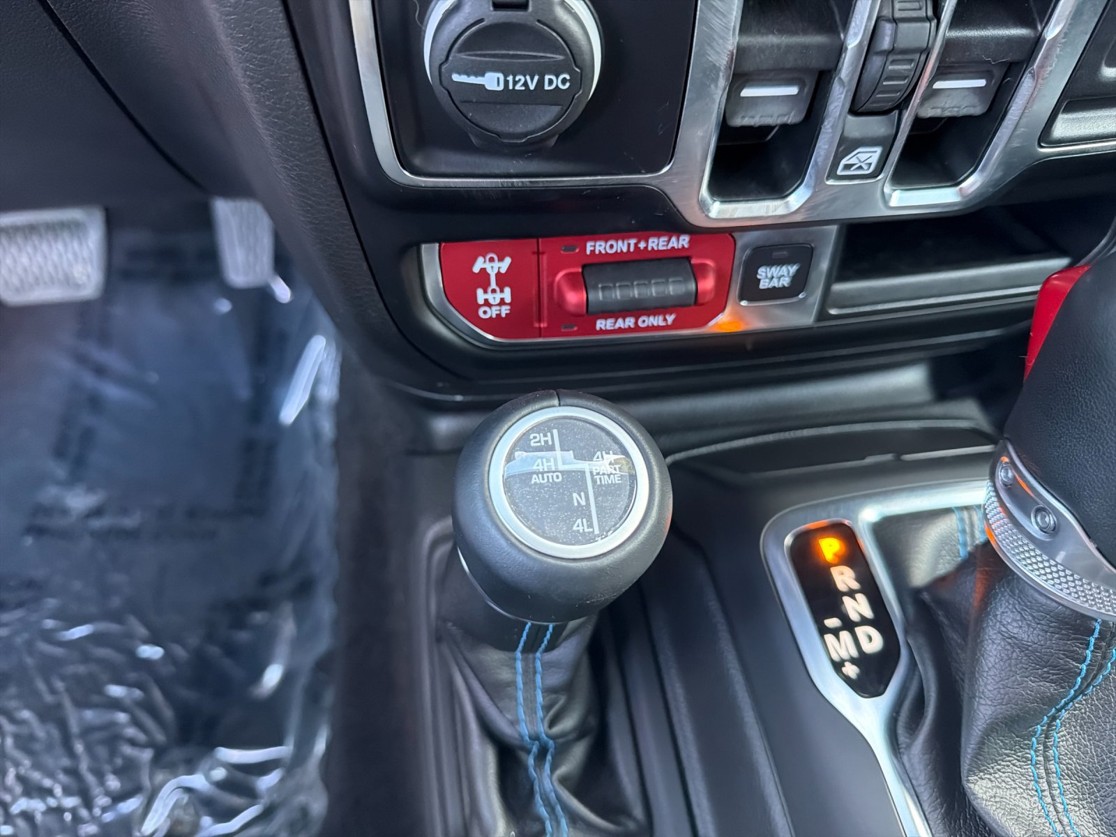 Used 2022 Jeep Wrangler Unlimited Rubicon 4xe w/ Cold Weather Group AWD/4WD image 45